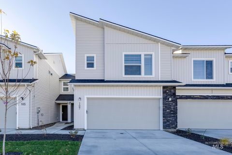 Photo of 107 Bighorn St, Horseshoe Bend, ID 83629 (MLS # 98963157)