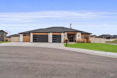 Photo of 429 Meadowview Ln. N LN, Twin Falls, ID 83301 (MLS # 98999751)