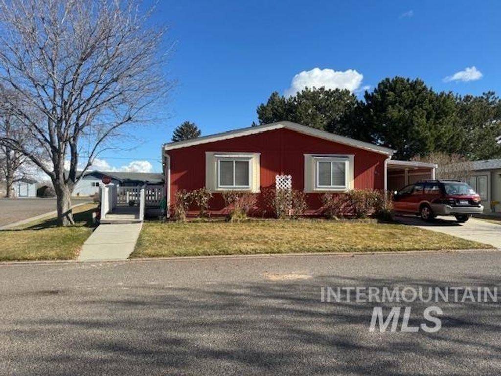 Photo of 910 Moonglo #49, Buhl, ID 83316 (MLS # 98974264)