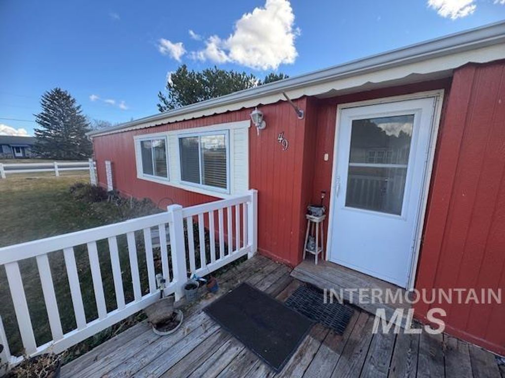 Photo of 910 Moonglo #49, Buhl, ID 83316 (MLS # 98974264)