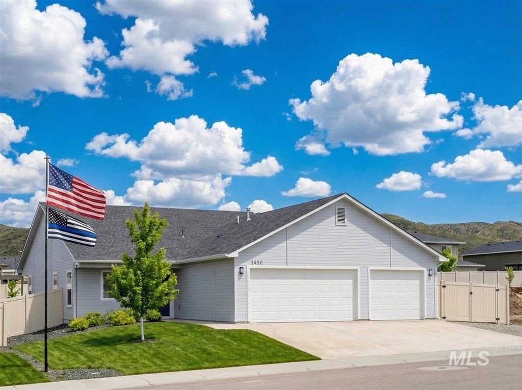 Photo of 1440 Castle Way, Emmett, ID 83617 (MLS # 98977516)