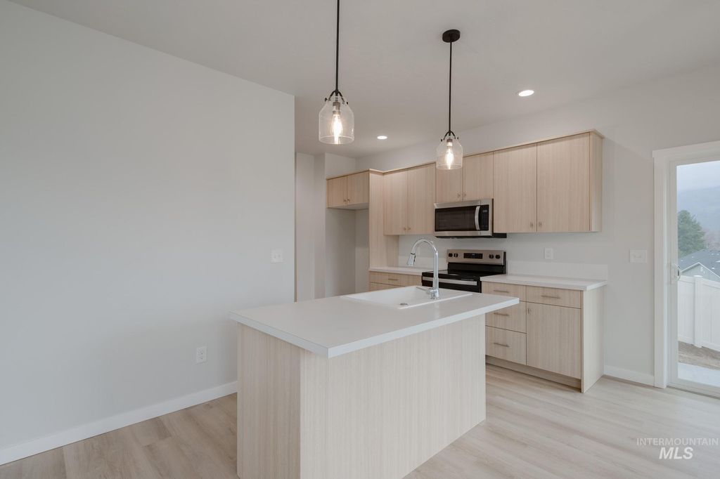 Photo of 239 Caribou Ct, Horseshoe Bend, ID 83629 (MLS # 98968336)