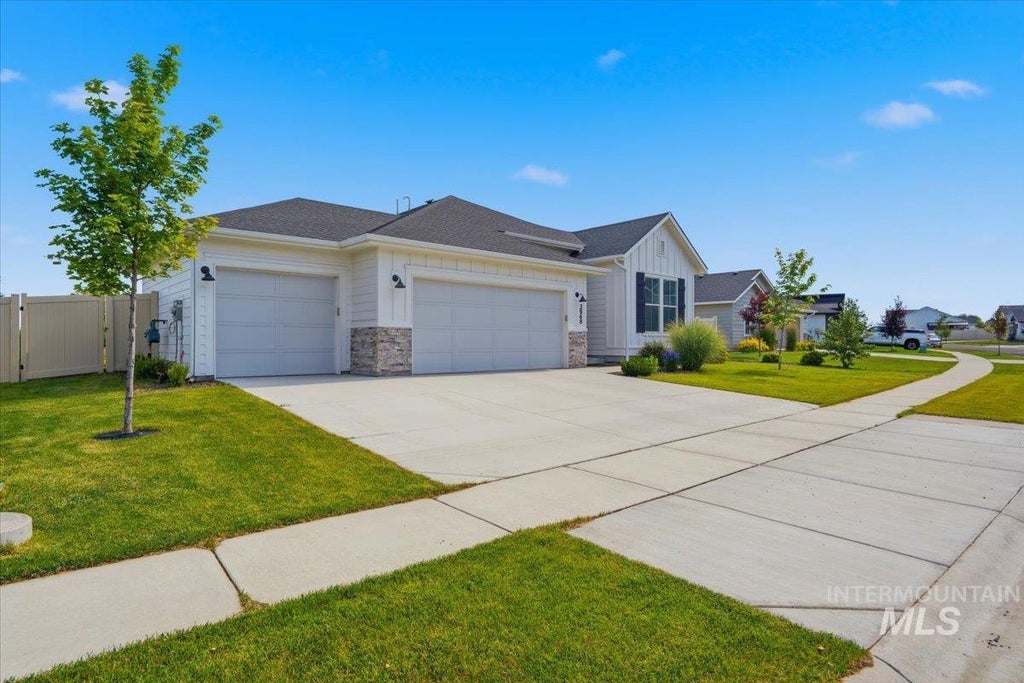 Photo of 3948 E Jamestown Drive, Nampa, ID 83686 (MLS # 98989094)