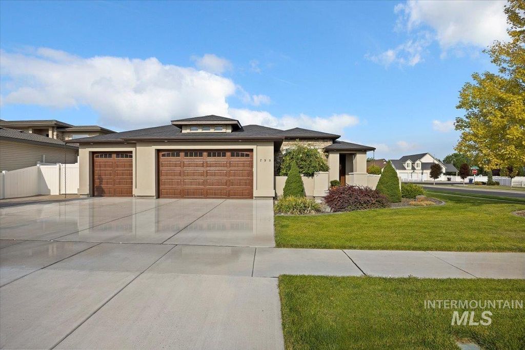 Photo of 795 Sun Peak Way, Twin Falls, ID 83301 (MLS # 98960987)