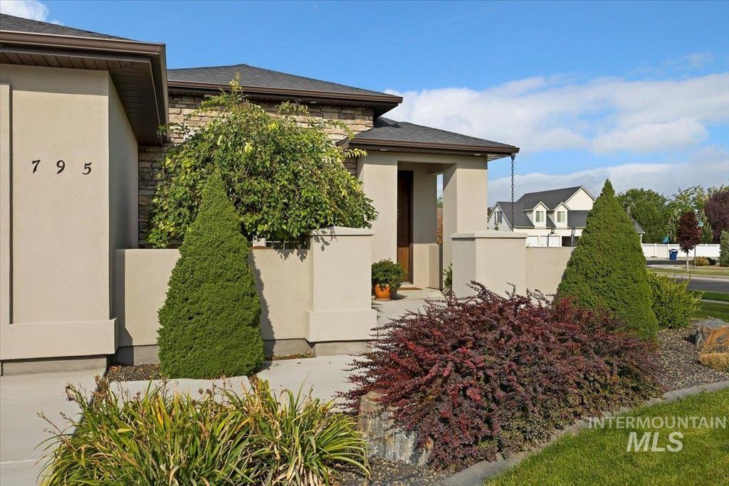 Photo of 795 Sun Peak Way, Twin Falls, ID 83301 (MLS # 98960987)