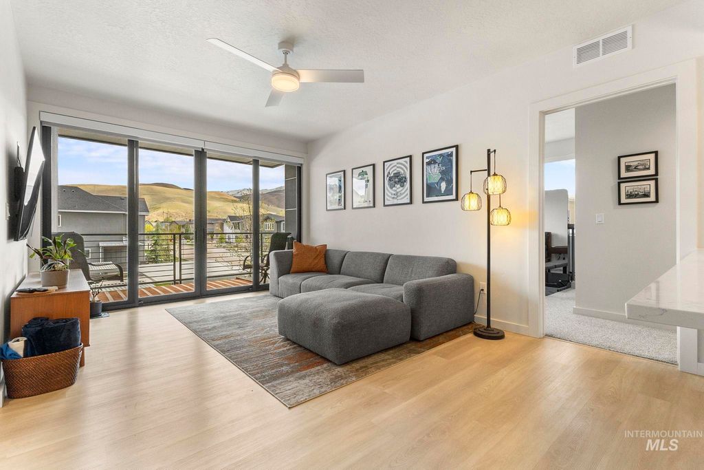 Photo of 4184 E Haystack St #206, Boise, ID 83716 (MLS # 98983524)