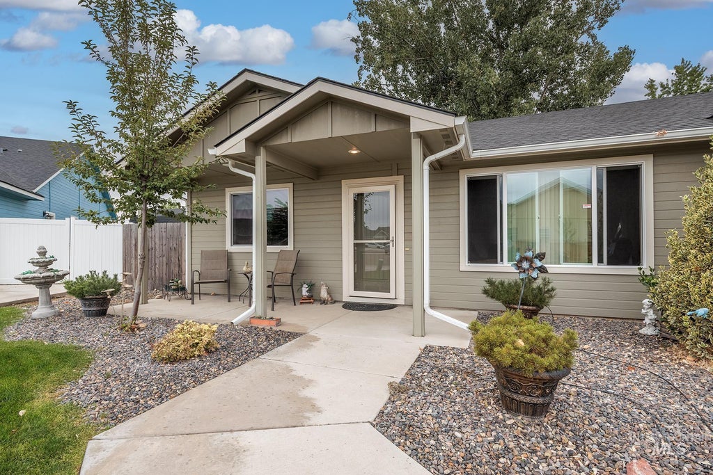 Photo of 1037 W Butterfield ST, Weiser, ID 83672 (MLS # 98999843)