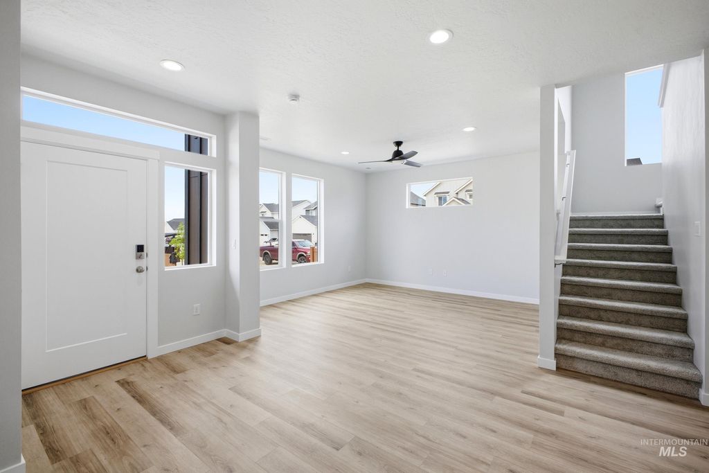 Photo of 6751 S Spindlebush Ave, Boise, ID 83709 (MLS # 98984755)