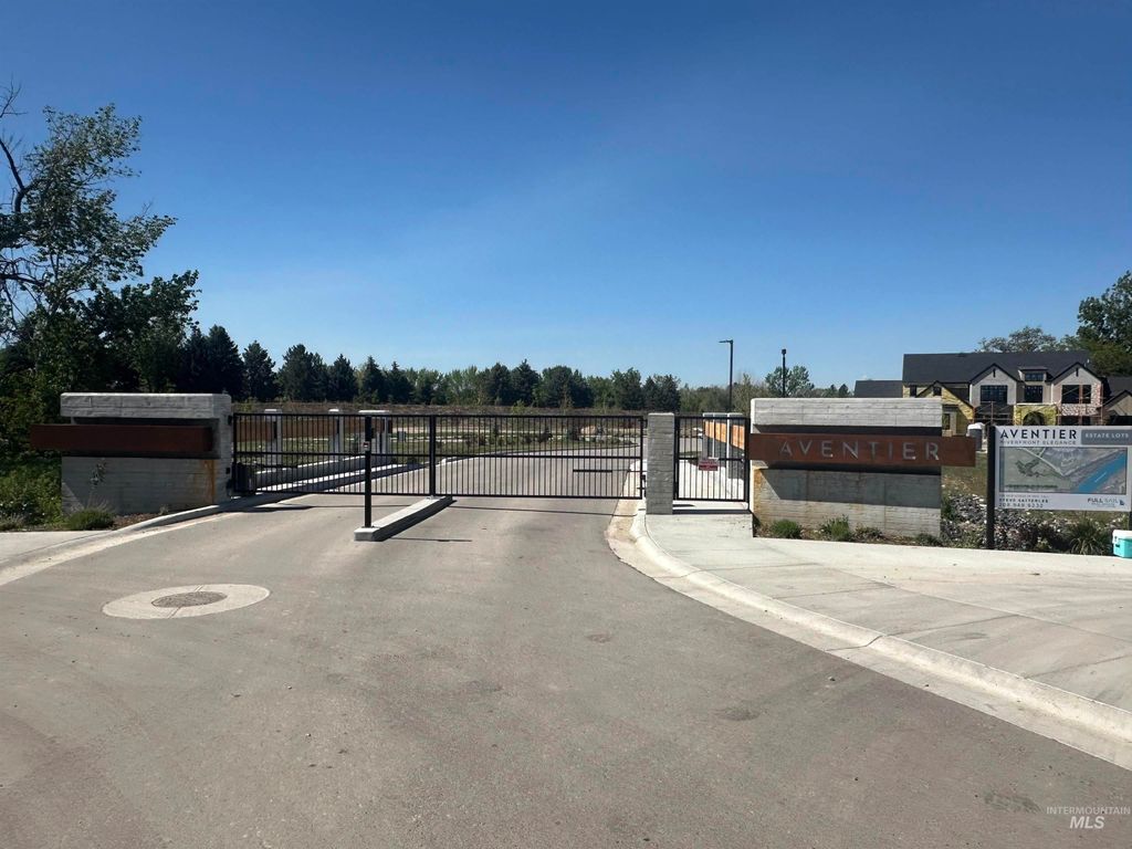 Photo of 5828 W Acrewood Ln, Eagle, ID 83616 (MLS # 98965199)