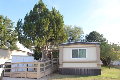 Photo of 700 E Fairview Ave Trlr 168 AVE #TRLR 168, Meridian, ID 83642 (MLS # 98999066)