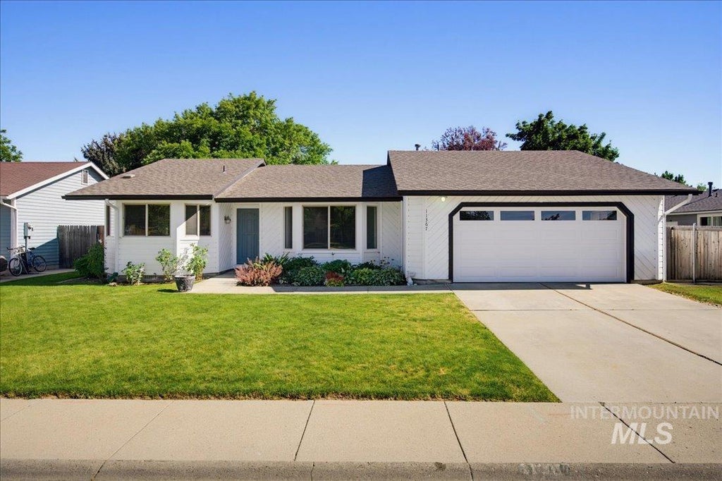 Photo of 11367 W Hinsdale Ct, Boise, ID 83713 (MLS # 98990884)