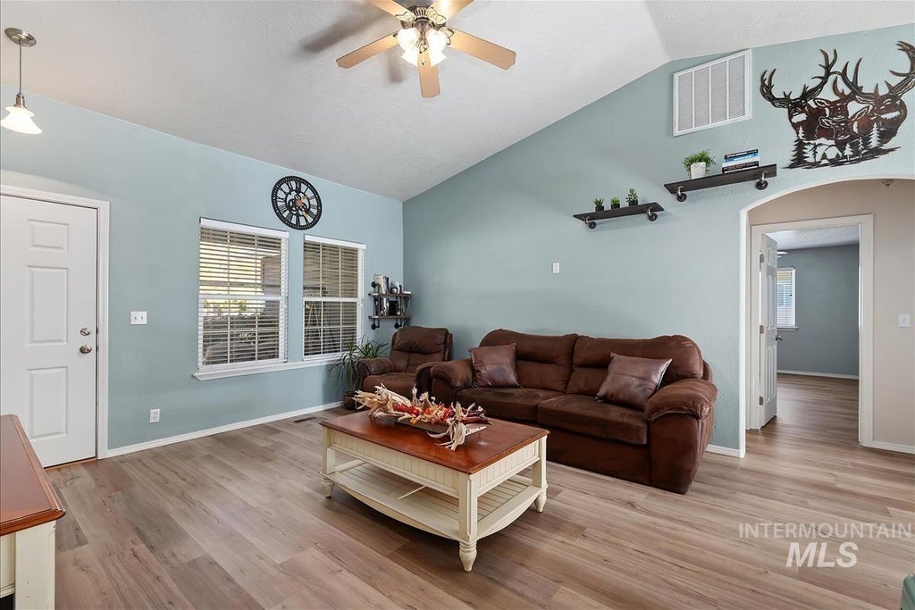 Photo of 1183 E Pisa St, Meridian, ID 83642 (MLS # 99005152)