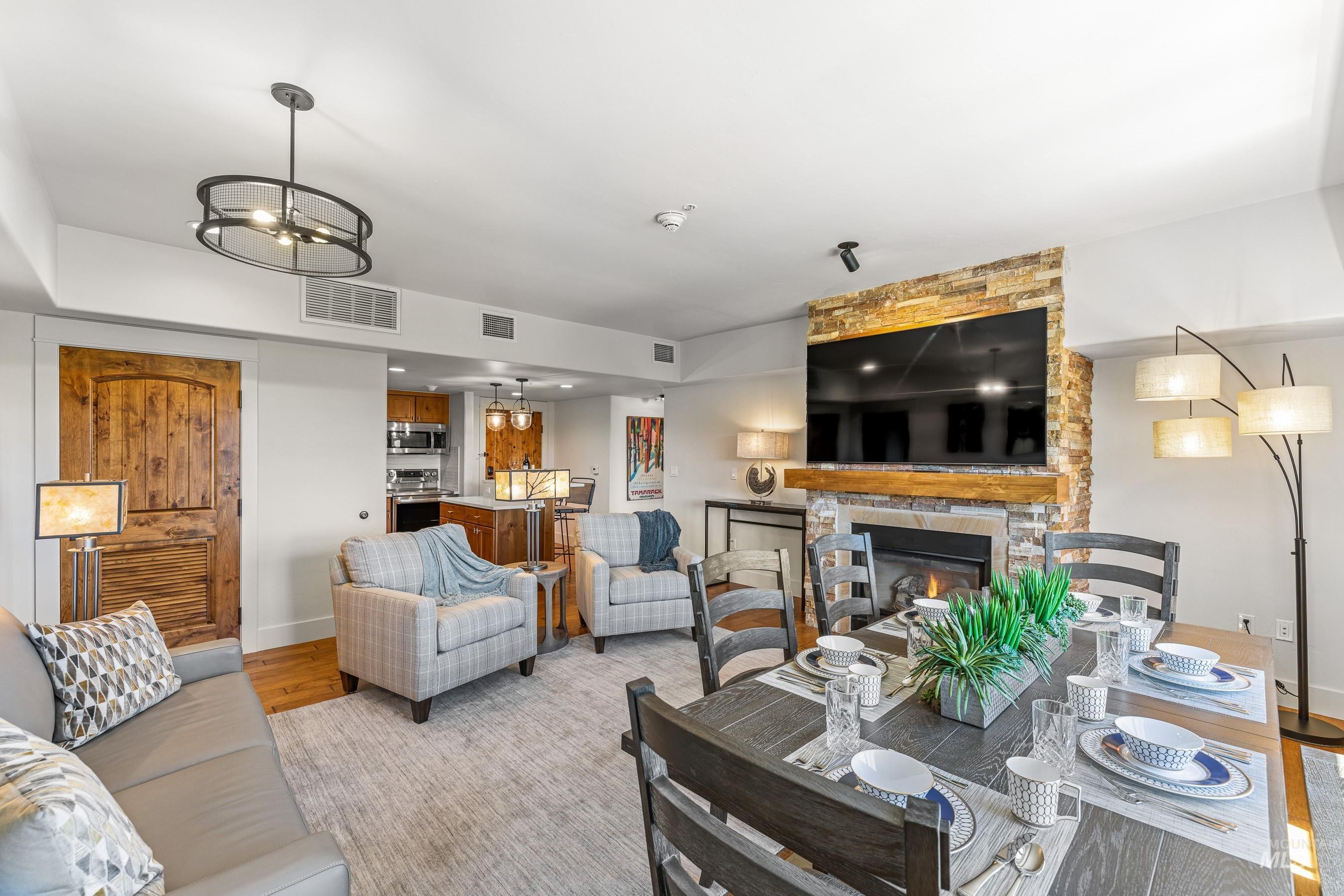 75 Arling Center Court