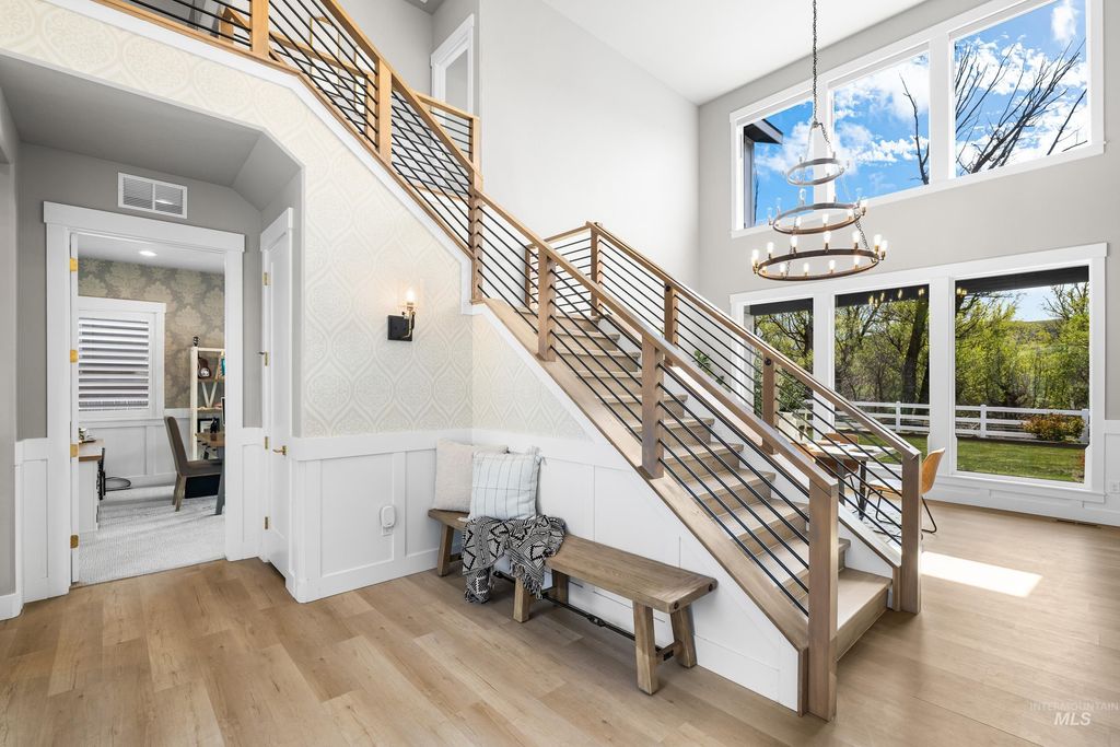 Photo of 7997 W Suttle Lake Drive, Boise, ID 83714 (MLS # 98976122)