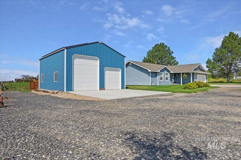 Photo of 549 100 E, Jerome, ID 83338 (MLS # 98969387)