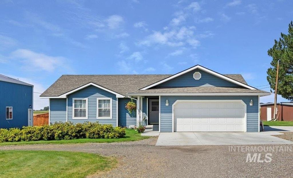 Photo of 549 100 E, Jerome, ID 83338 (MLS # 98969387)