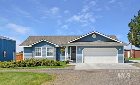 Photo of 549 100 E, Jerome, ID 83338 (MLS # 98969387)