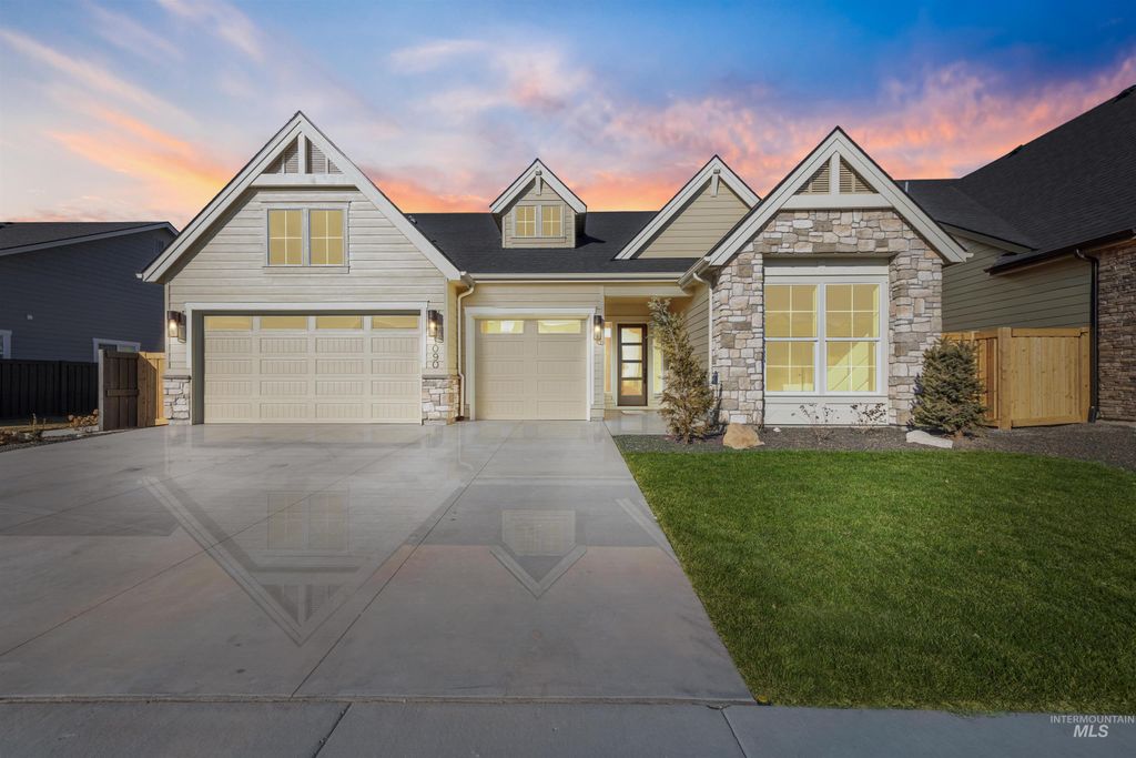 Photo of 938 E Crescendo St, Meridian, ID 83642 (MLS # 98985814)