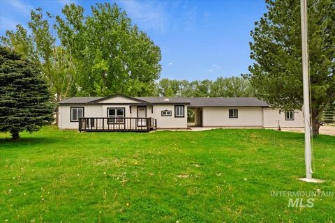 Photo of 5720 Butte Rd, New Plymouth, ID 83655 (MLS # 98945806)