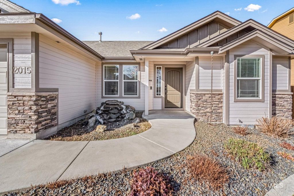 Photo of 2015 S Sandcrest Loop, Nampa, ID 83686 (MLS # 98975402)
