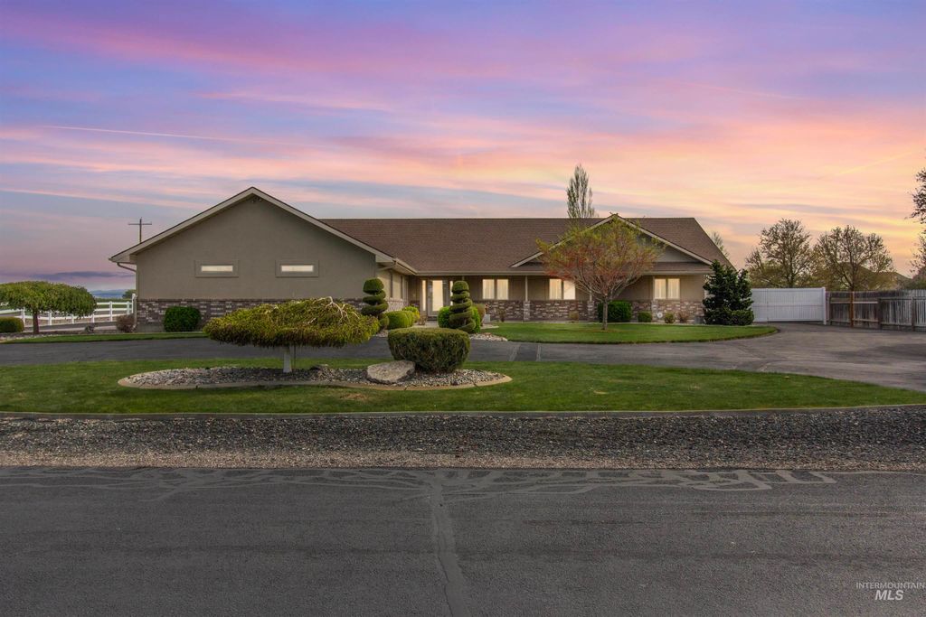 Photo of 2673 4269 N, Twin Falls, ID 83301 (MLS # 98981799)