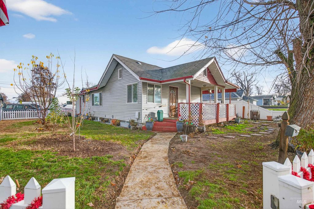 Photo of 601 12th Street, Clarkston, WA 99403 (MLS # 98970002)