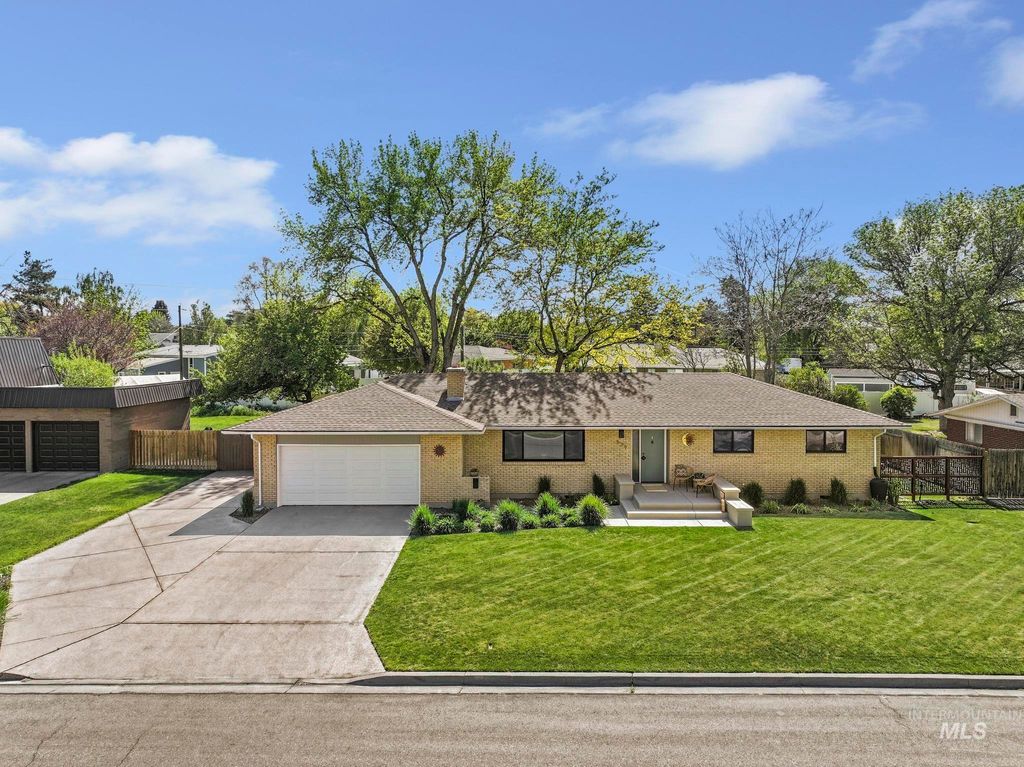 Photo of 539 Rim View Drive, Twin Falls, ID 83301 (MLS # 98985644)