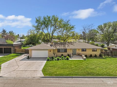 Photo of 539 Rim View Drive, Twin Falls, ID 83301 (MLS # 98985644)