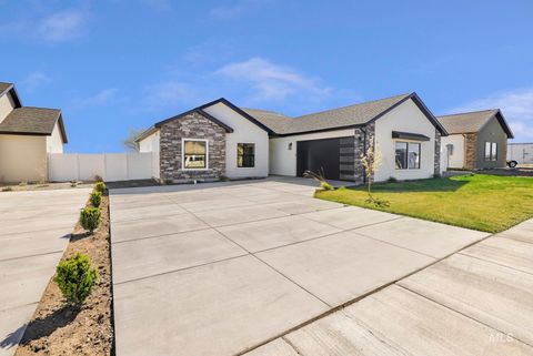 Photo of 961 Gregory Way, Twin Falls, ID 83301 (MLS # 98978408)