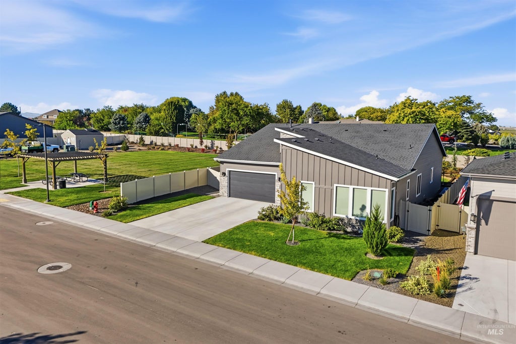 Photo of 5416 Sparky Ave, Caldwell, ID 83607 (MLS # 99003211)