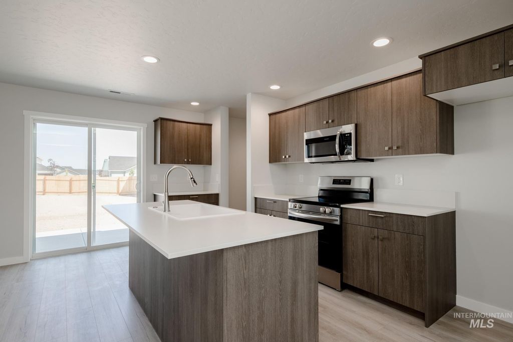 Photo of 16574 Dunning Way, Caldwell, ID 83607 (MLS # 98985527)