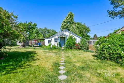 145 S 13th E Mountain Home ID 83647