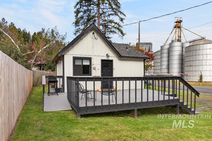 Photo of 807 S Front Street, Troy, ID 83871 (MLS # 99003179)