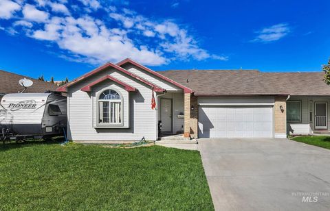 1912 W Eaglecrest Dr. Nampa ID 83651
