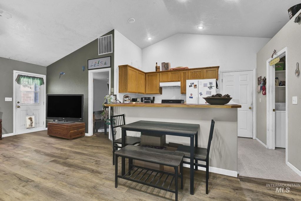 Photo of 1912 W Eaglecrest Dr, Nampa, ID 83651 (MLS # 98963934)