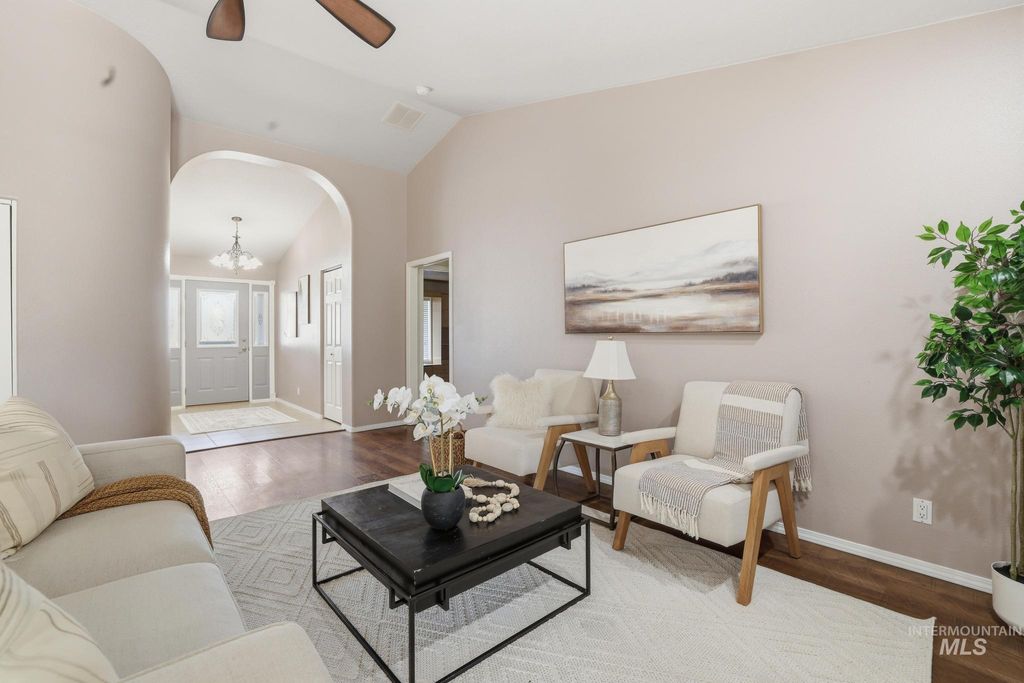 Photo of 2560 Spruceridge Cir, Twin Falls, ID 83301 (MLS # 98978377)