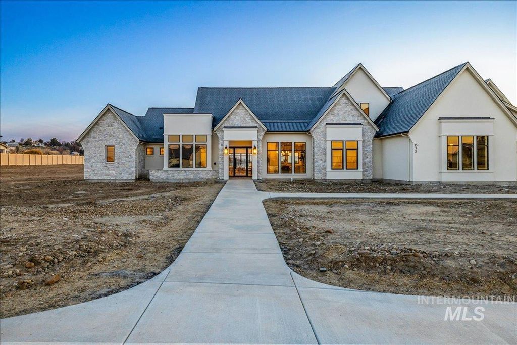 Photo of 672 Blue Lakes Ct, Middleton, ID 83644 (MLS # 98968911)