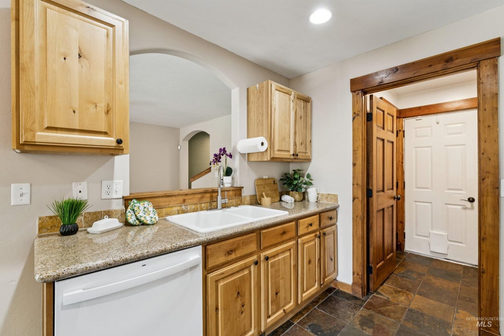 Photo of 111 N Gem Street, Nampa, ID 83651 (MLS # 99000158)