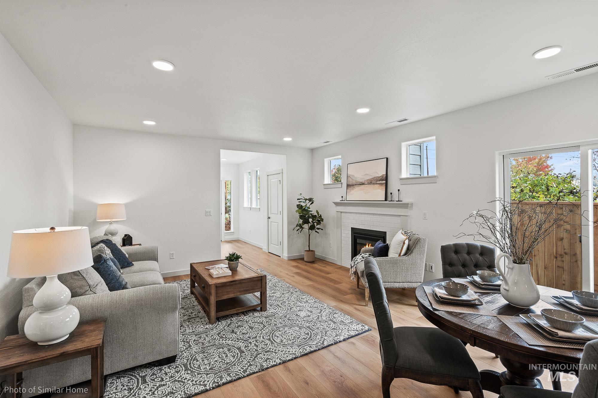 696 SW Mendenhall St