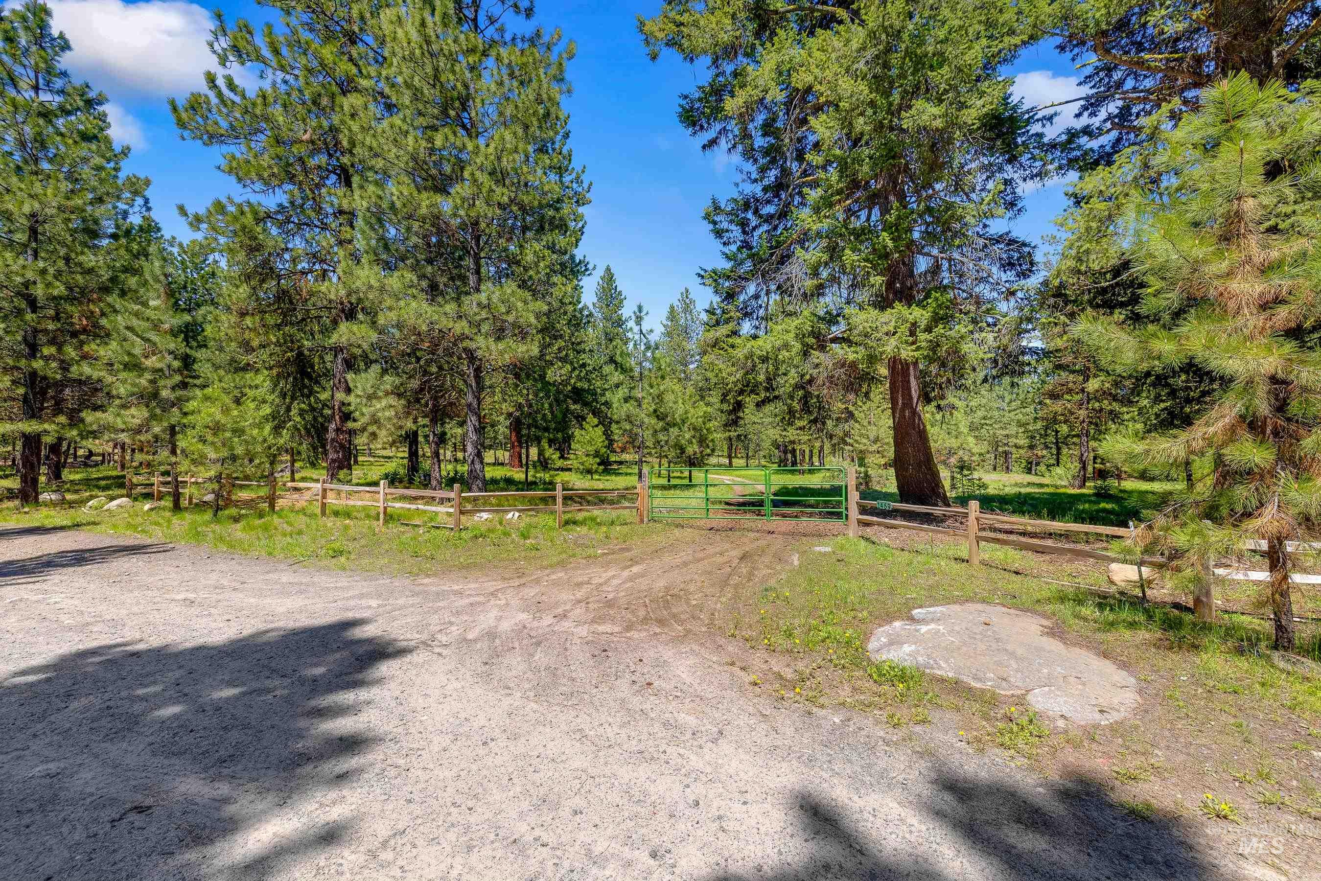 1469 Meadows Road