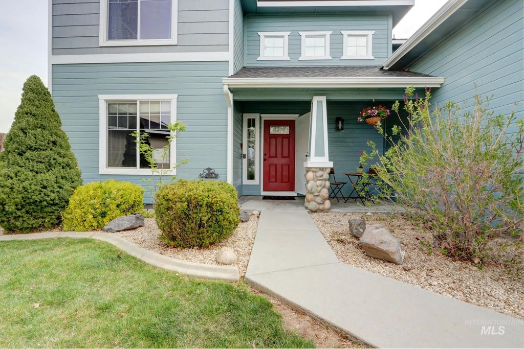 Photo of 2522 N Snow Hawk Ave, Kuna, ID 83634 (MLS # 98980447)