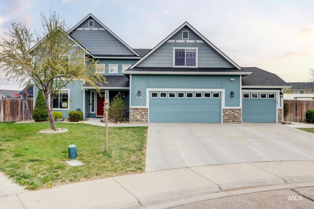 Photo of 2522 N Snow Hawk Ave, Kuna, ID 83634 (MLS # 98980447)