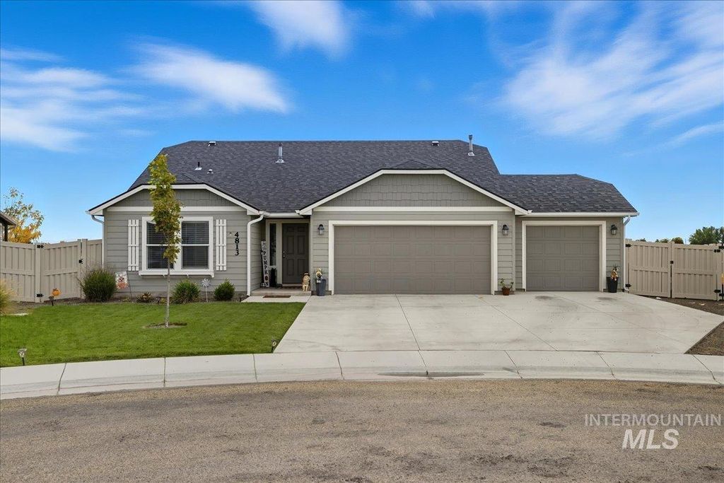 Photo of 4813 Great Falls Ave, Caldwell, ID 83607 (MLS # 98963589)