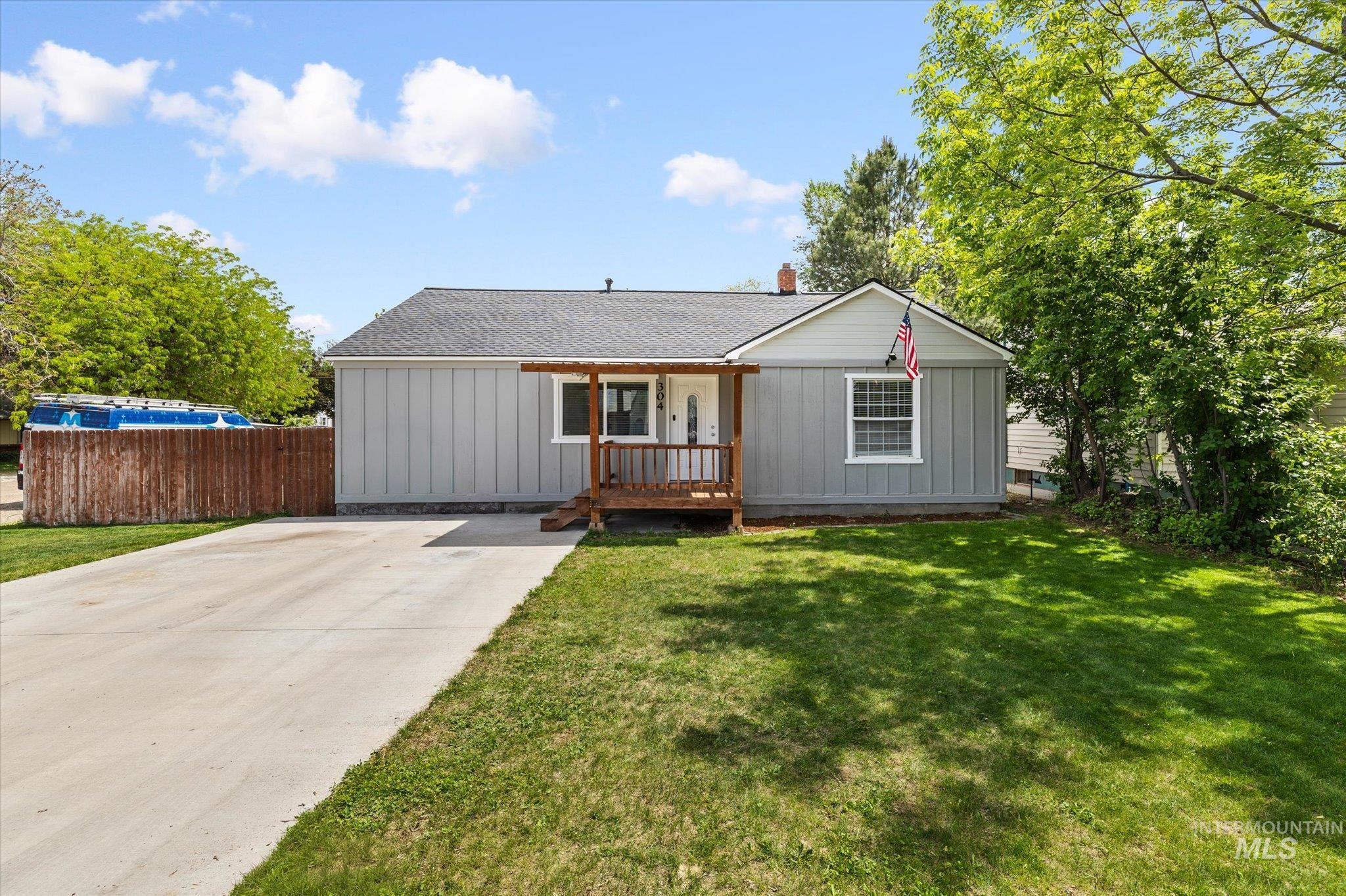 304 Maple St