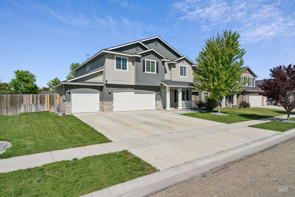 Photo of 16731 N Clover Valley Way, Nampa, ID 83687 (MLS # 98984923)