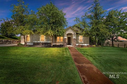 Photo of 7965 N Grand Ridge Lane, Eagle, ID 83616 (MLS # 98985133)