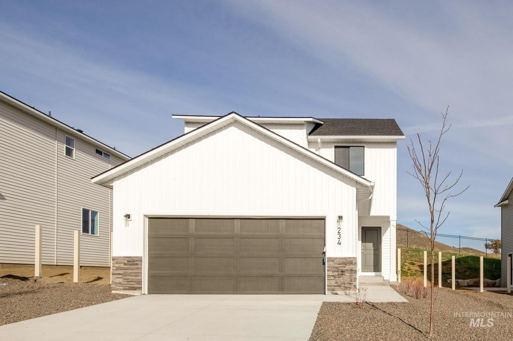 Photo of 401 Reindeer Ave, Horseshoe Bend, ID 83629 (MLS # 98973287)
