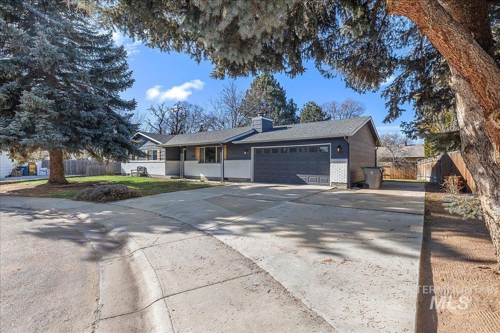 Photo of 2803 S Odle Way, Boise, ID 83705 (MLS # 98973945)