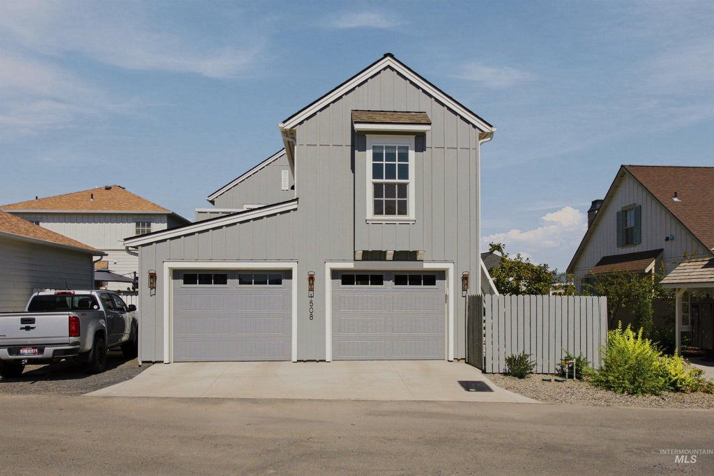 Photo of 1508 Picotee Circle "clover" CIR, Moscow, ID 83843 (MLS # 98998273)