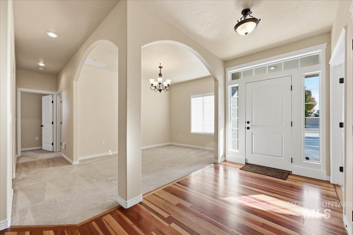 2120 W Cross Creek